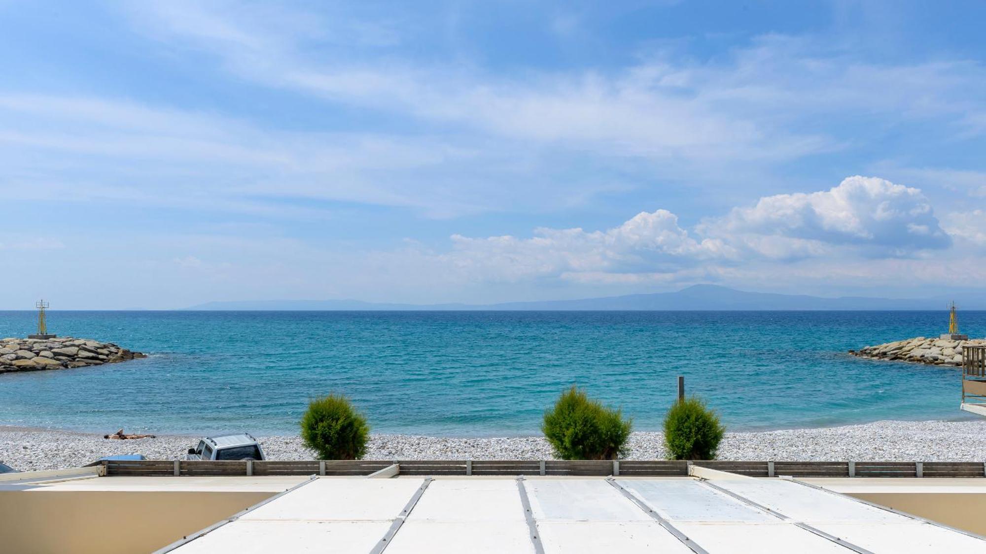 Ferienwohnung Agali 2 Maizonette Front Of The Sea Akrogiali Exterior foto
