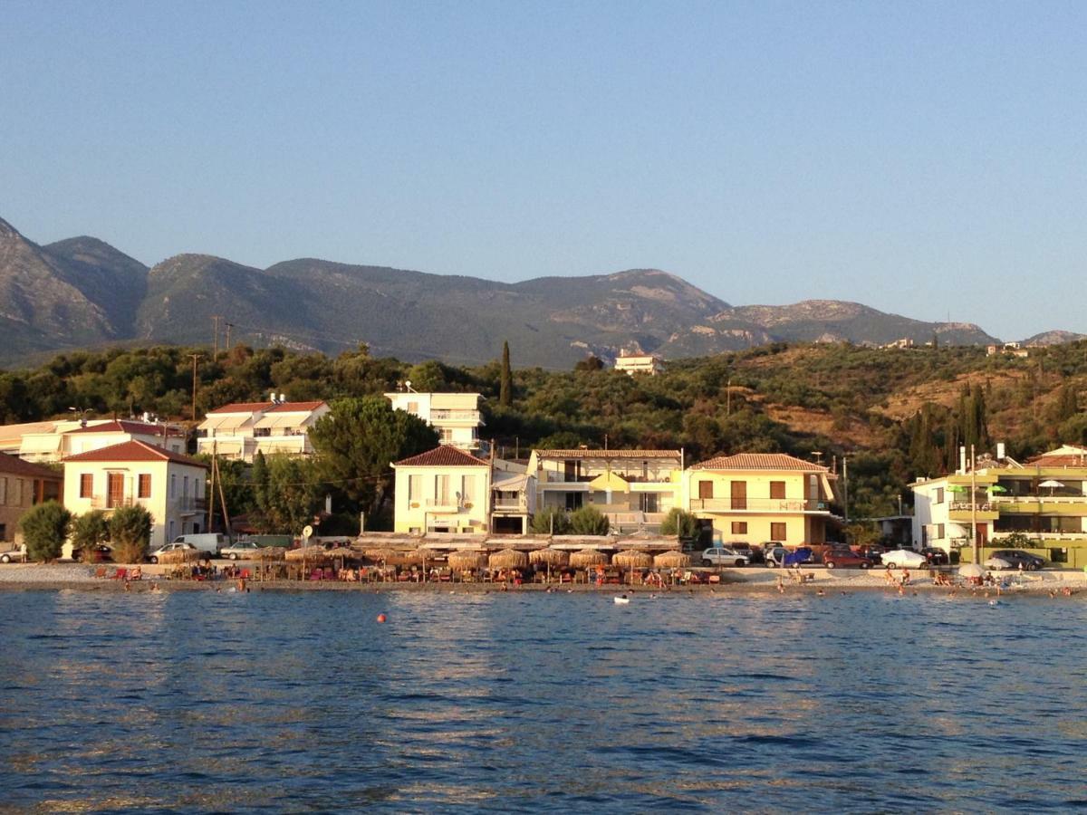Ferienwohnung Agali 2 Maizonette Front Of The Sea Akrogiali Exterior foto